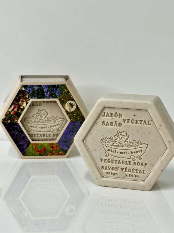 Jabón exfoliante hexagonal miel y leche de almendras (100gr) - Imagen 3